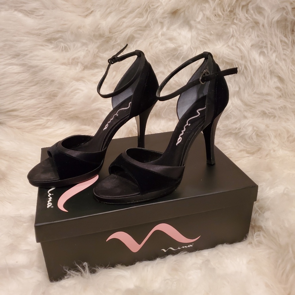 Nina Black Satin & Velvet High Heel - Size 7 1/2